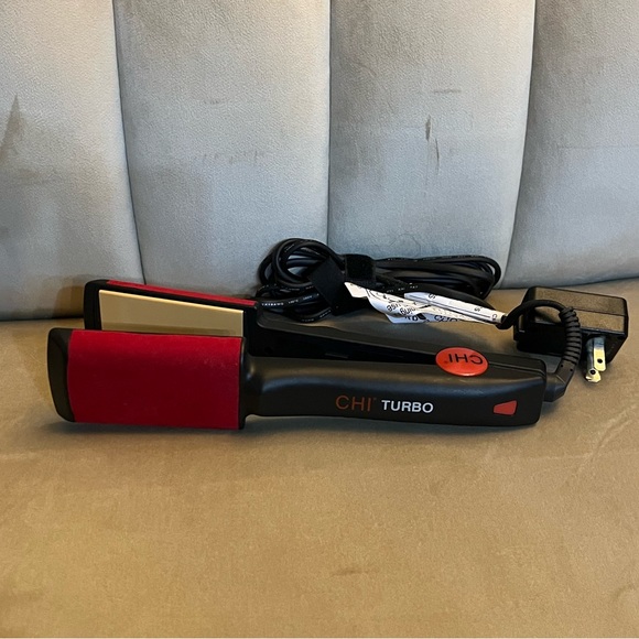 NWOB. CHI Turbo 2” flat Iron - Picture 3 of 3